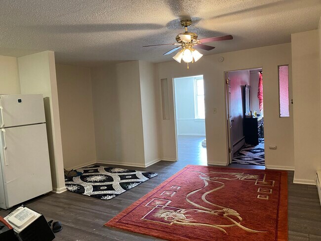 Near entrance looking into living room - 215 Minnesota S Ave