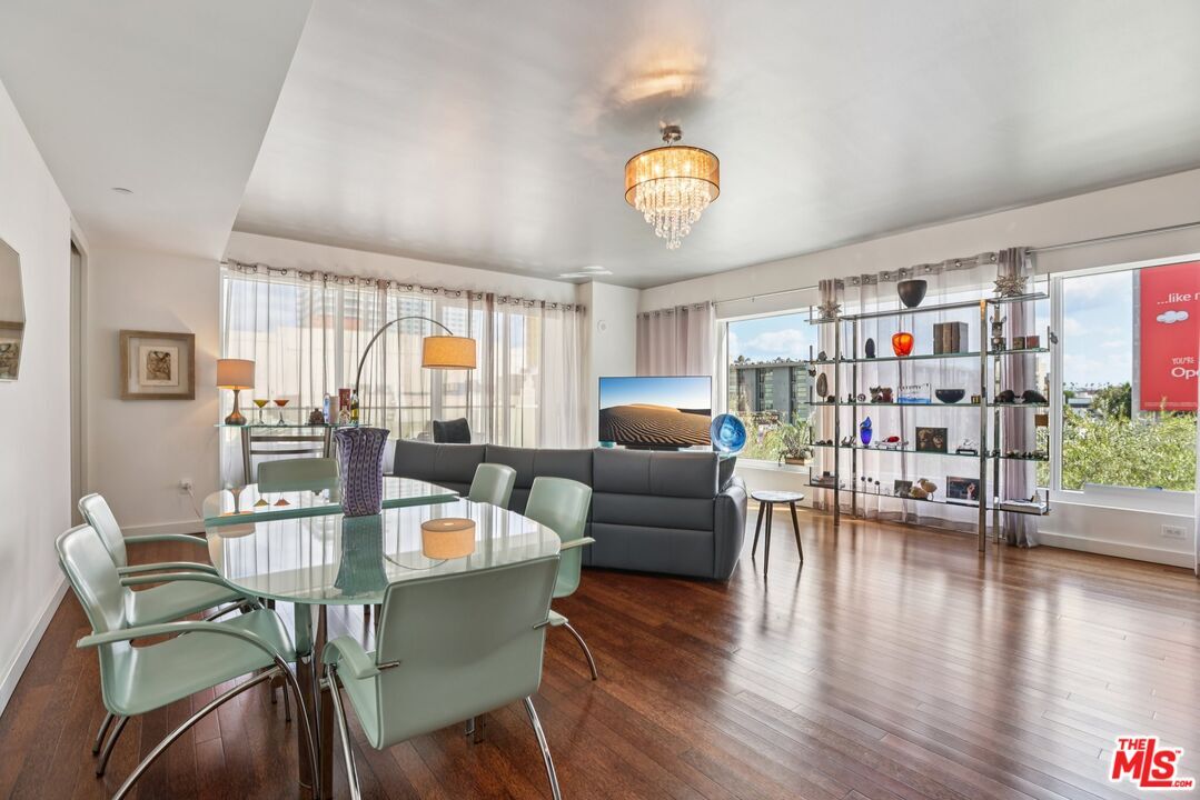 Foto principal - 6250 Hollywood Blvd