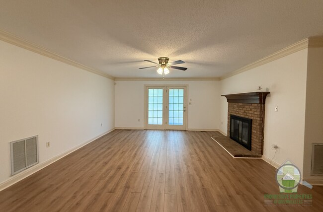 Foto del edificio - 2071 Howlong Ave