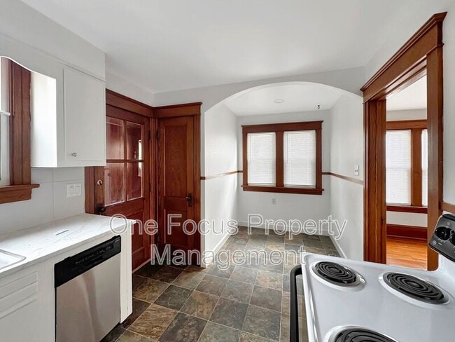 Foto del edificio - 1012 Louisa St