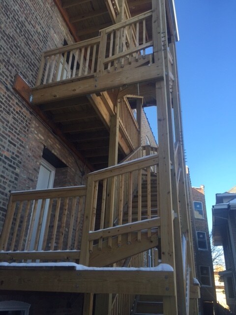 ¡Primer Back las escaleras - 5223-5225 W Washington Blvd