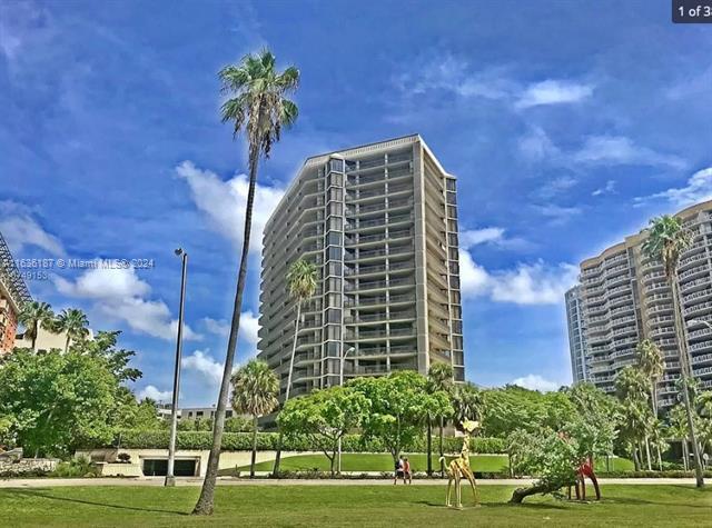 Building Photo - 2901 S Bayshore Dr