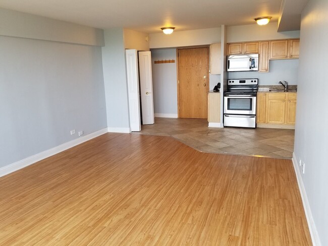 Foto del edificio - 4180 N Marine Dr