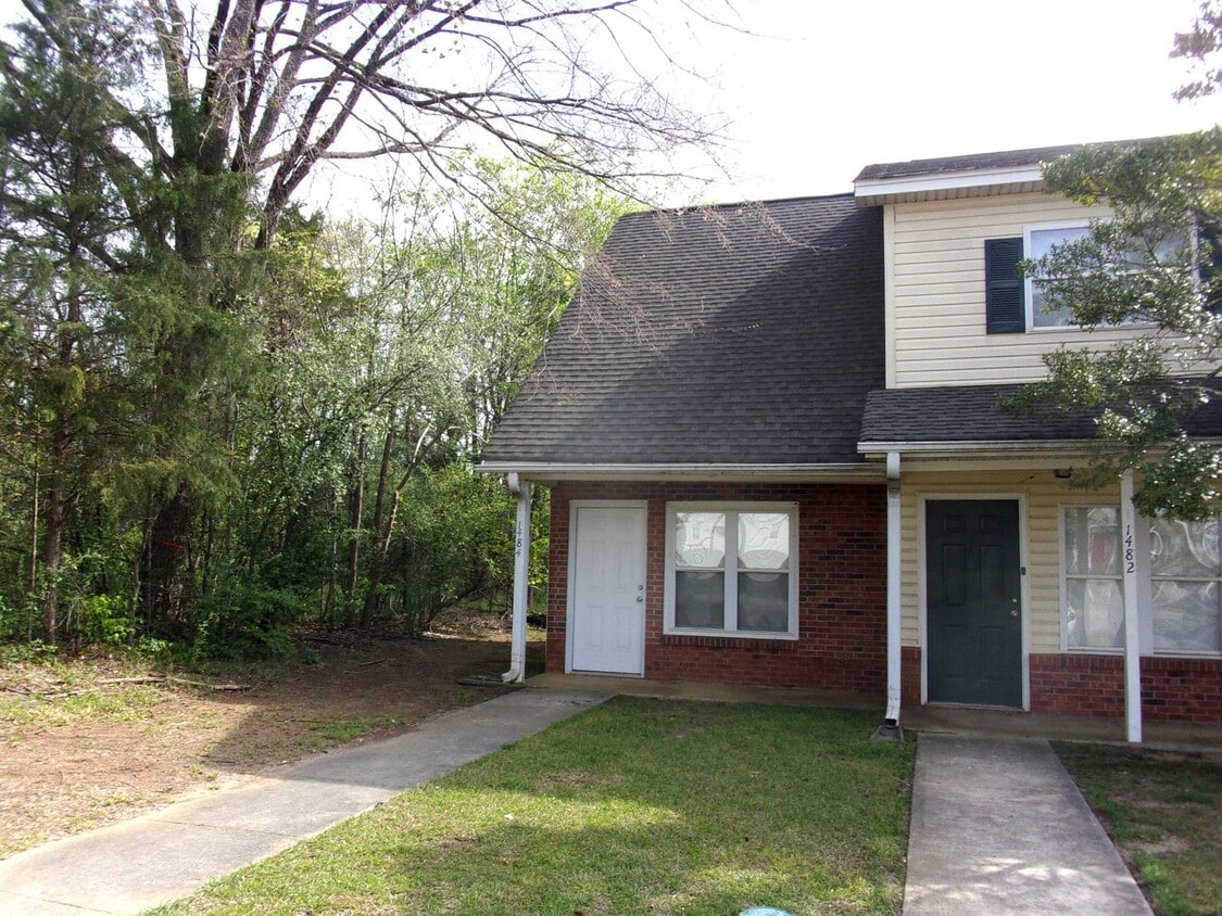 1 Bedroom 1 Bath Townhome Minutes to I-77 - 1 Bedroom 1 Bath Townhome Minutes to I-77