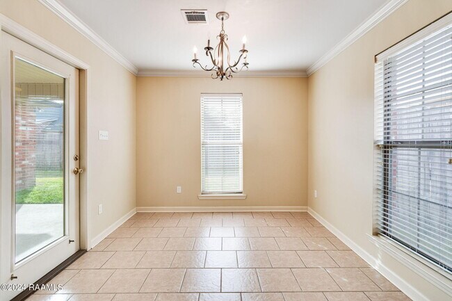 Building Photo - 218 Harvest Pointe Cir