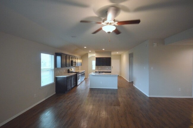 Building Photo - 5539 Dovetail Arbor Trace