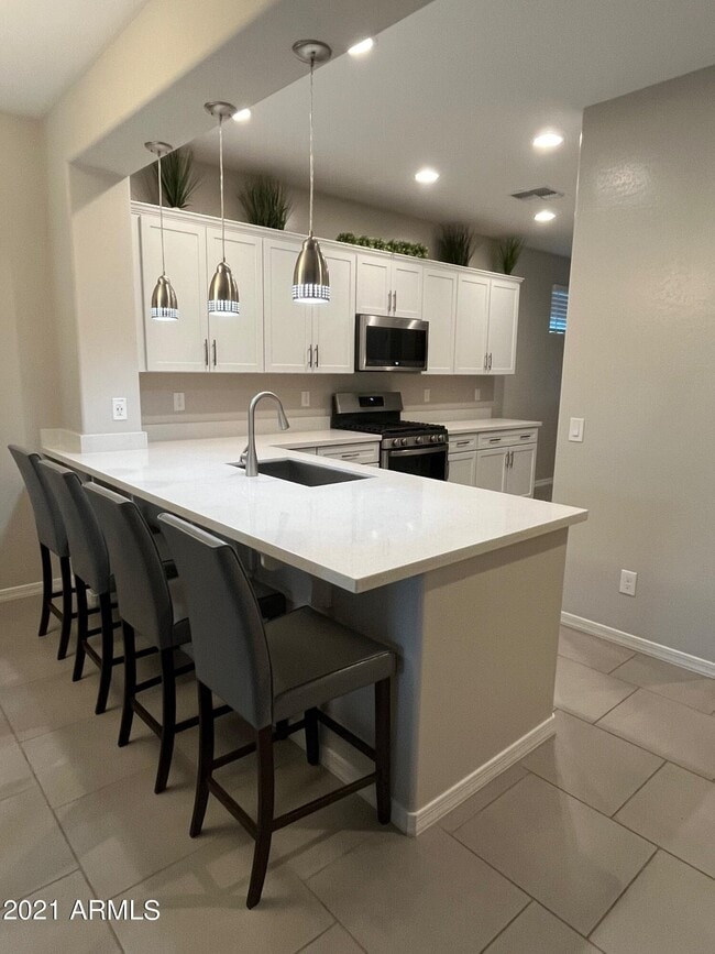 Foto del edificio - 5410 W Country Garden Ln