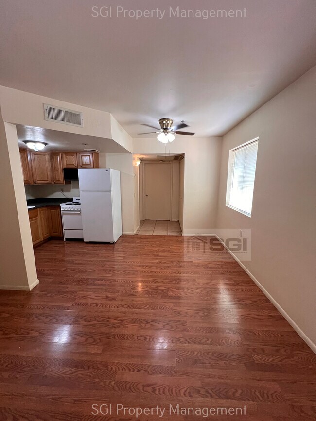 Building Photo - Nice one bedroom condo in Surprise!