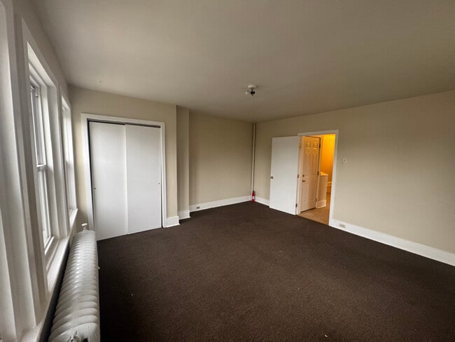 Foto del edificio - 4524 Springfield Ave