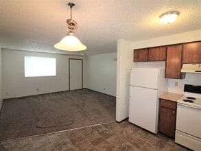 Building Photo - 31 N 46th Ave