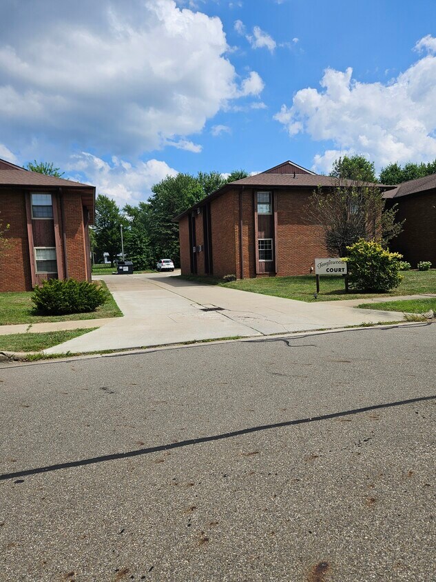 Foto principal - 2146 Tanglewood Ave