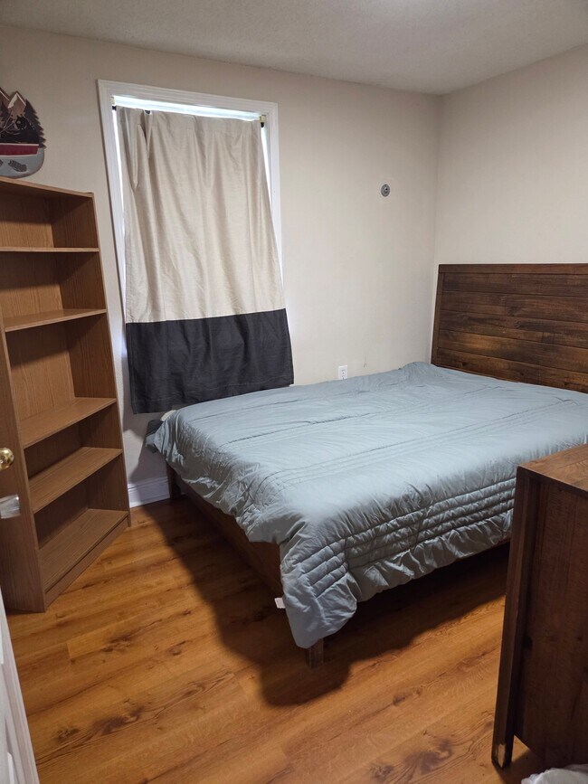 Foto del edificio - 4560 Shore Dr