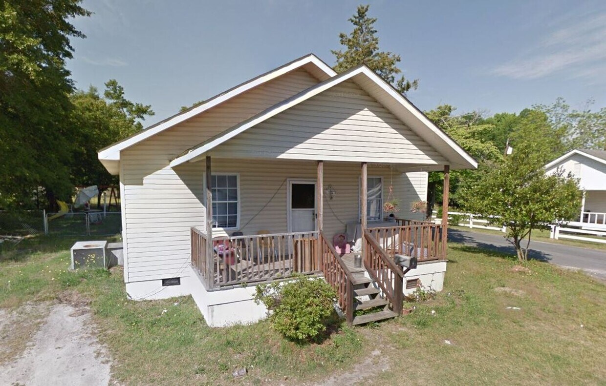 Primary Photo - 2 Bedroom House located in Rockingham, NC