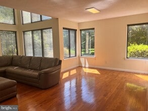 Building Photo - 80 Sayre Dr