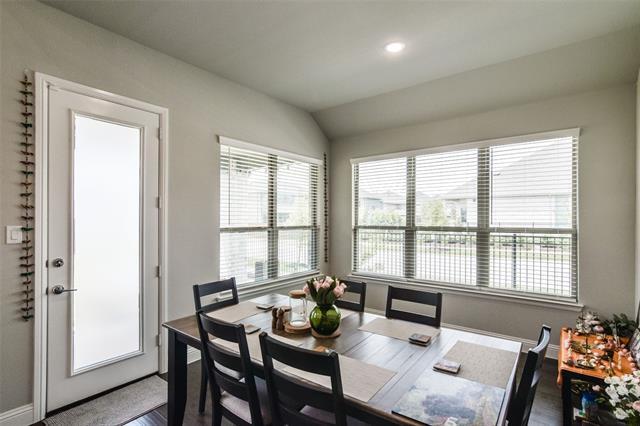 Foto del edificio - 16493 Prairie Oak Rd