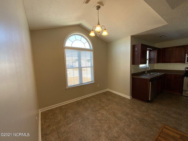 Building Photo - 207 Belvedere Dr