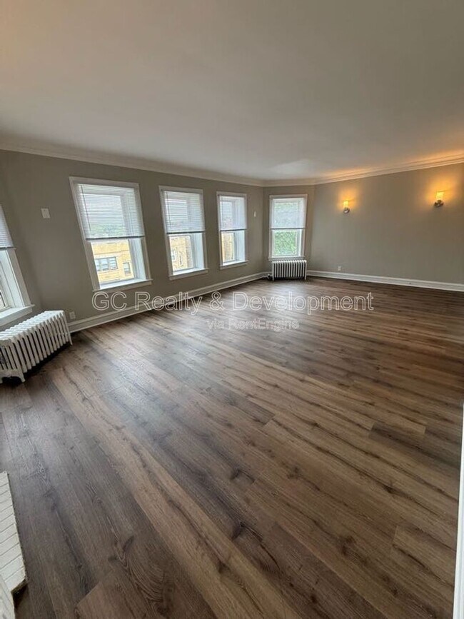 Foto del edificio - 5730 N Christiana Ave