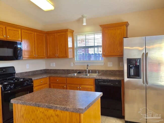 Foto del edificio - 4721 Ashley Pl Blvd