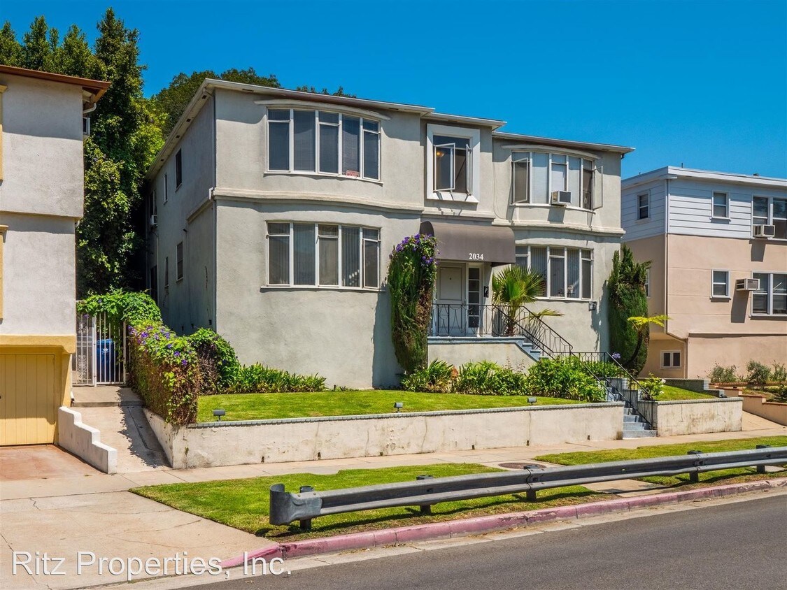 Primary Photo - 2034 S Beverly Glen Blvd
