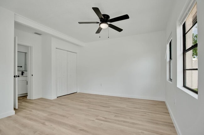 Photo - 2181 Linden Rd House