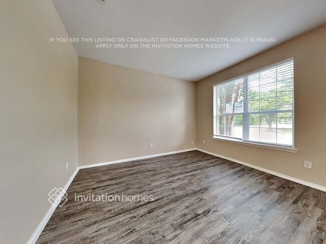Foto del edificio - 1004 Colbert Dr