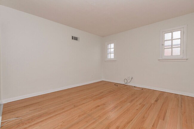 Building Photo - 2741 Granda Dr