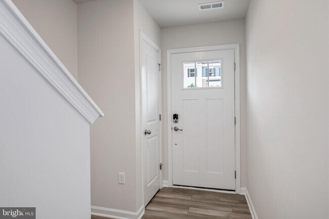 Foto del edificio - 5616 Ludlow Pl