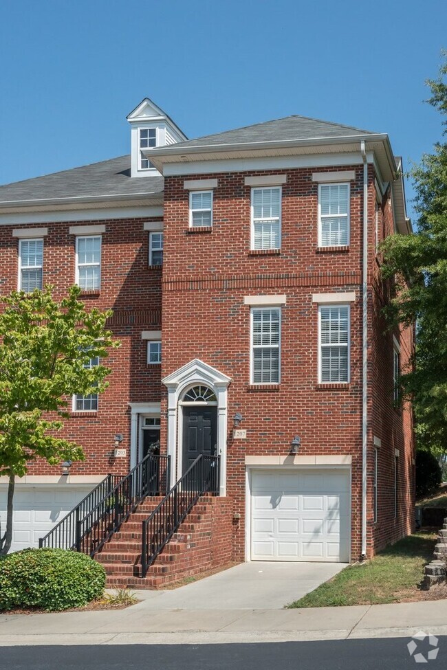 Building Photo - 1207 Overwood Dr