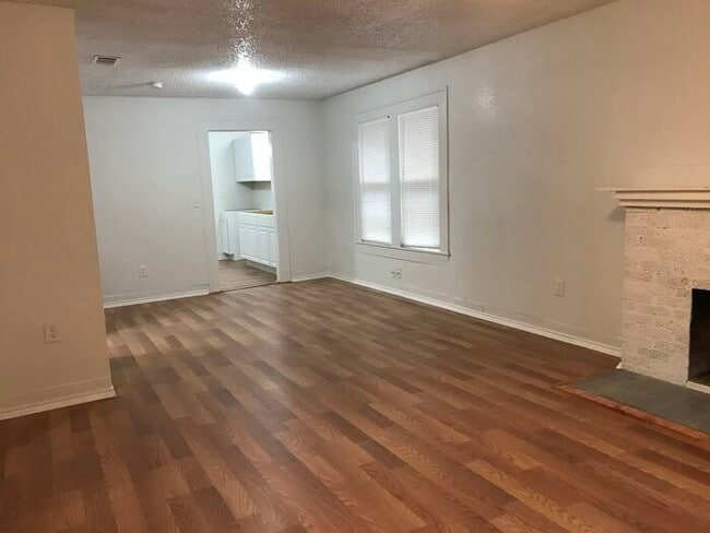Building Photo - 3 bedroom house in Fort Worth for rent.