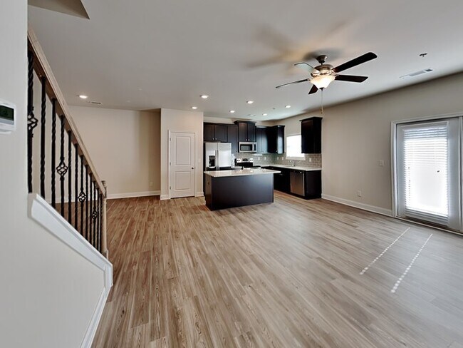 Building Photo - New Year, New Home! One Month FREE Rent!