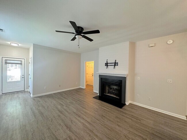 Building Photo - Beautiful Ranch Style Home in Apex!