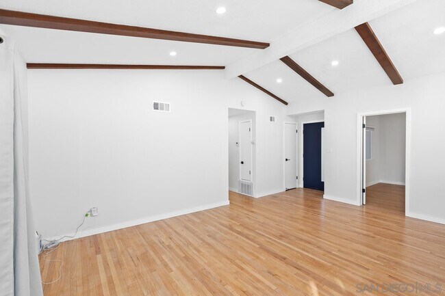 Building Photo - 5006 Chaucer Ave