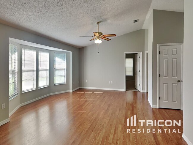 Foto del edificio - 2297 Hawthorne Rd