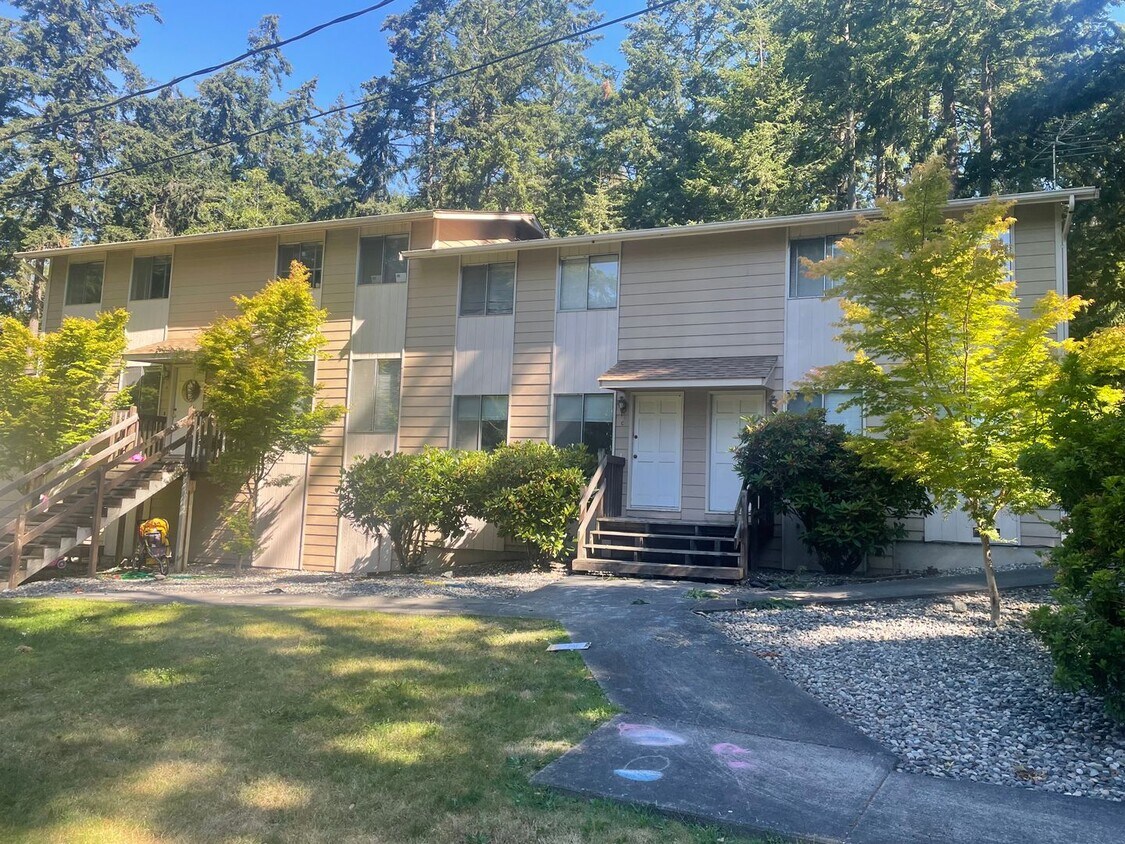 4154 Kimberly Way Unit C, Oak Harbor, WA 98277 Room for Rent in Oak