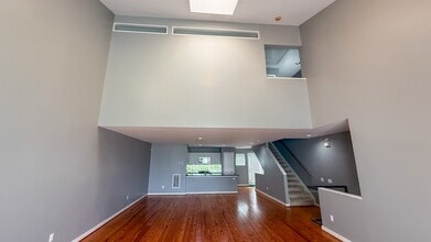 Building Photo - 2605 Calumet St