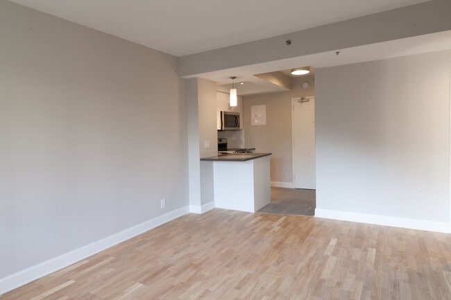 Building Photo - 3455 Rue Aylmer