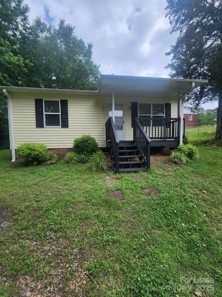 Foto principal - 5921 Princeton Ave