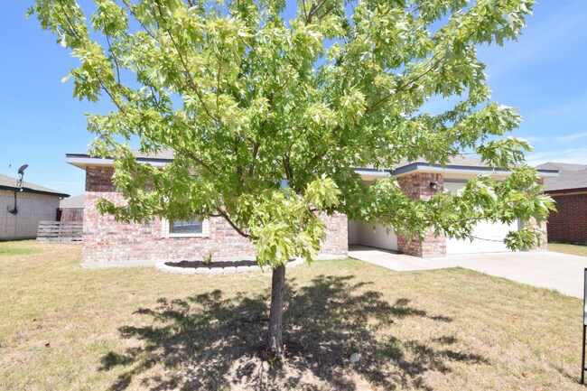 Building Photo - 509 Sumac Trail