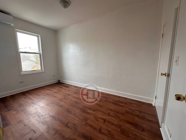 Foto del edificio - 722 Calhoun Ave