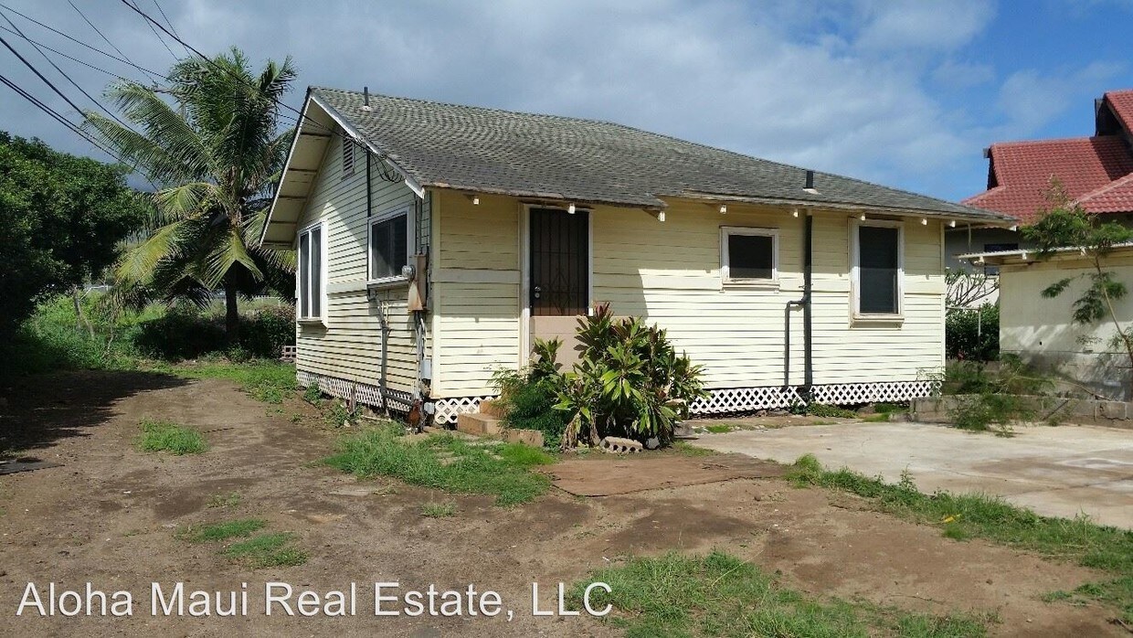 2 br, 1 bath House 484 Waiehu Beach Road House Rental in Wailuku