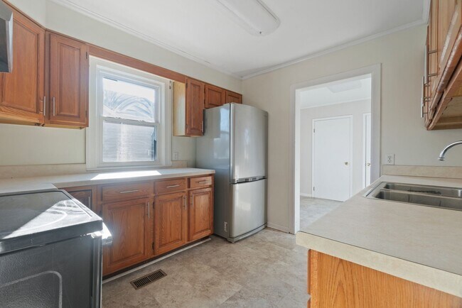 Foto del edificio - 2 Bed 1 Bath for Rent in Norfolk