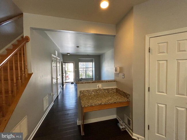 Foto del edificio - 2423 Dew Meadow Ct