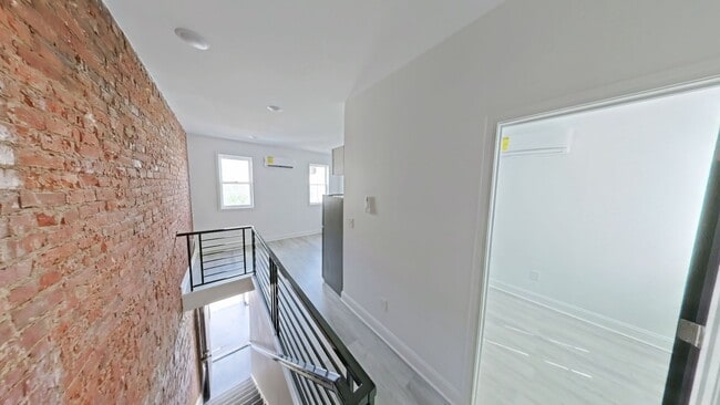 Building Photo - 3510 N Mascher St