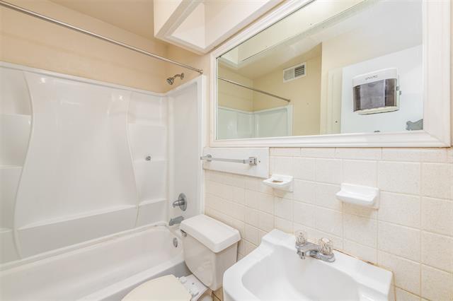 Foto del edificio - 1816 E Tucker Blvd