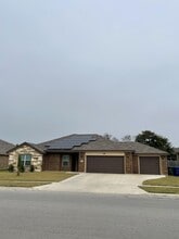 Building Photo - 1713 Risen Star Ln