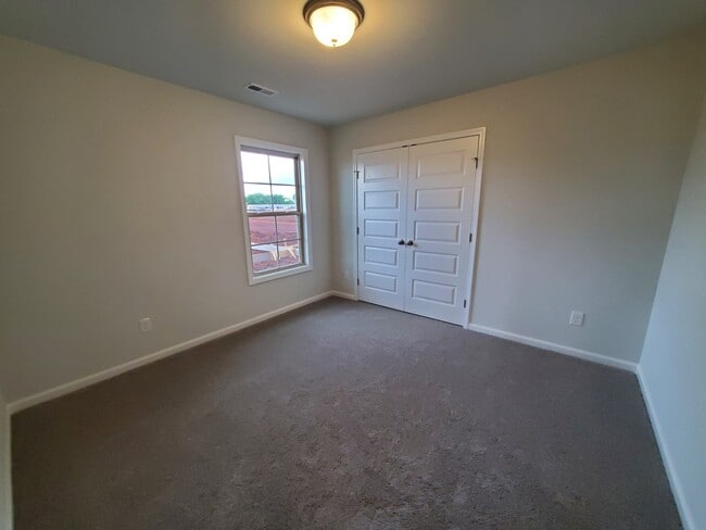 Foto del edificio - 120 Sublett Dr