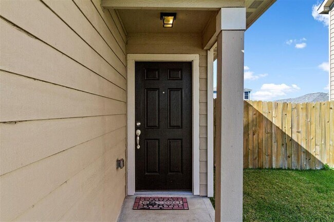 Foto del edificio - 5807 Treasure Cove Rd