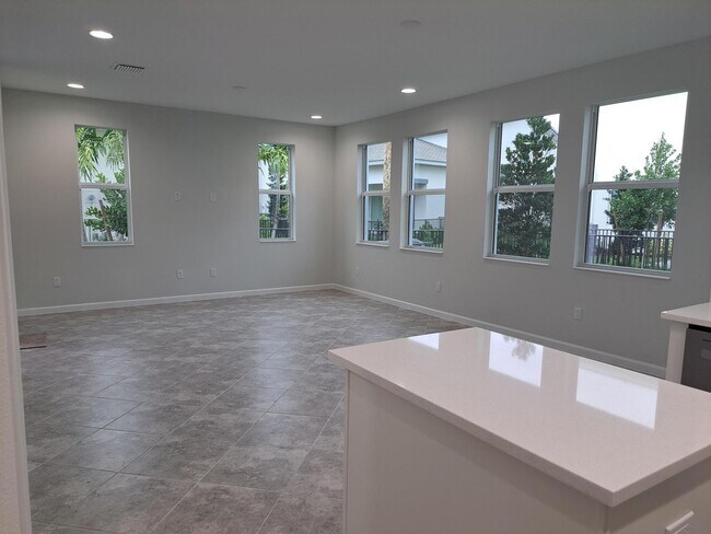 Foto del edificio - 5150 Willow Creek Dr