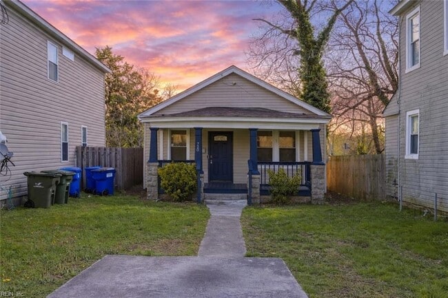 Photo - 720 Forbes St House