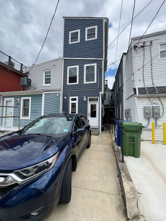 Foto del edificio - Charming 4Bed/3Bath in Riverside Neighborhood